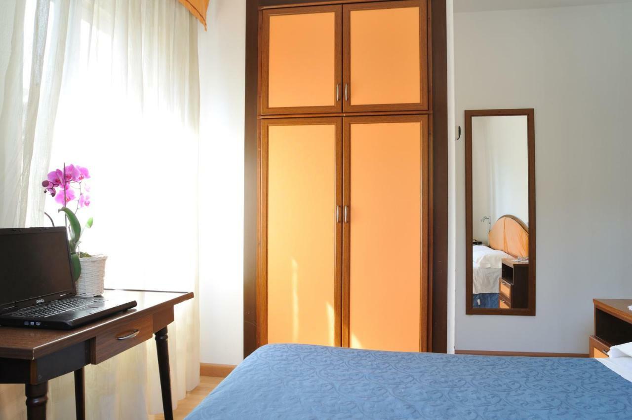 ארקו Hotel Sole Holiday מראה חיצוני תמונה