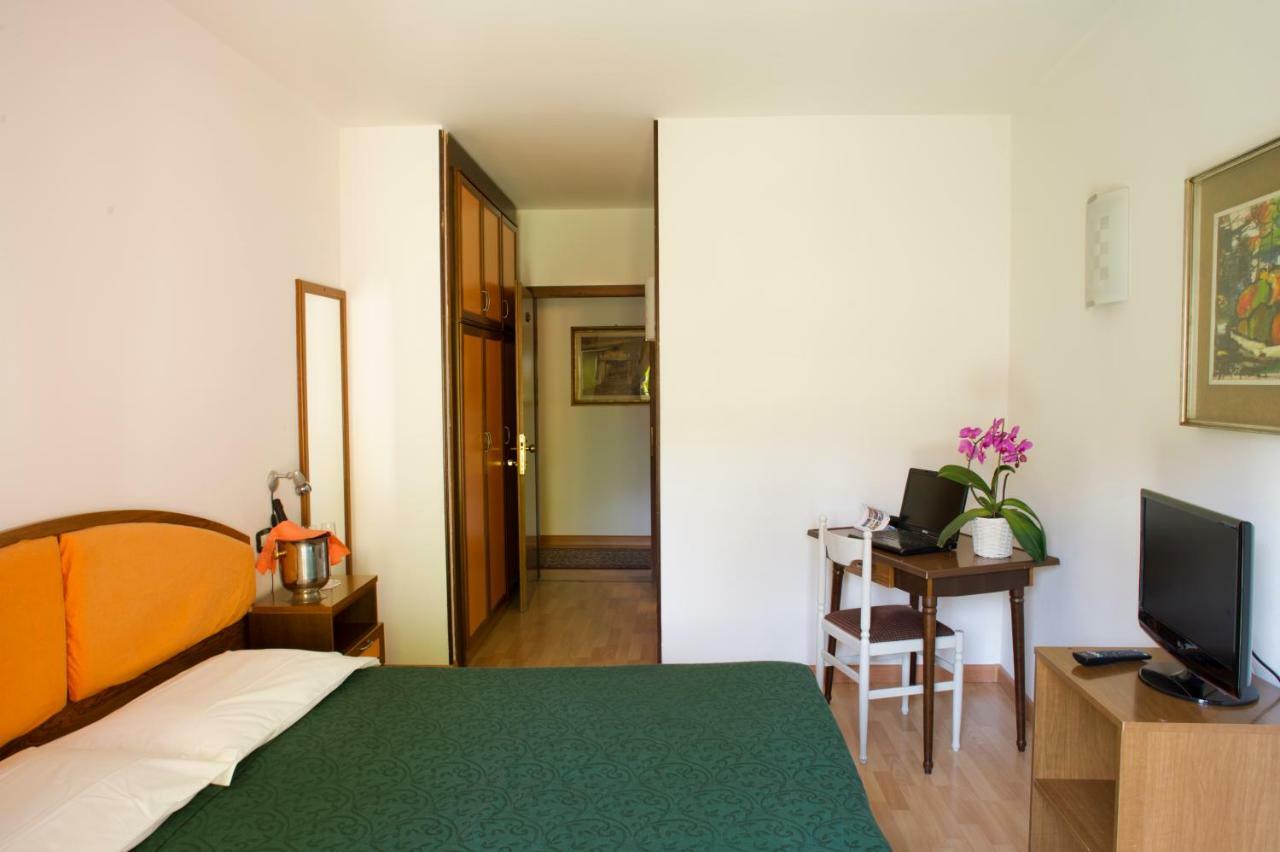 ארקו Hotel Sole Holiday מראה חיצוני תמונה
